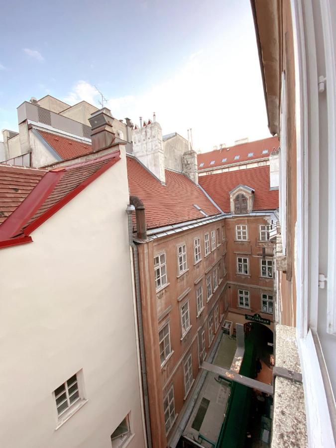 High In At Stephansplatz Apartmán
